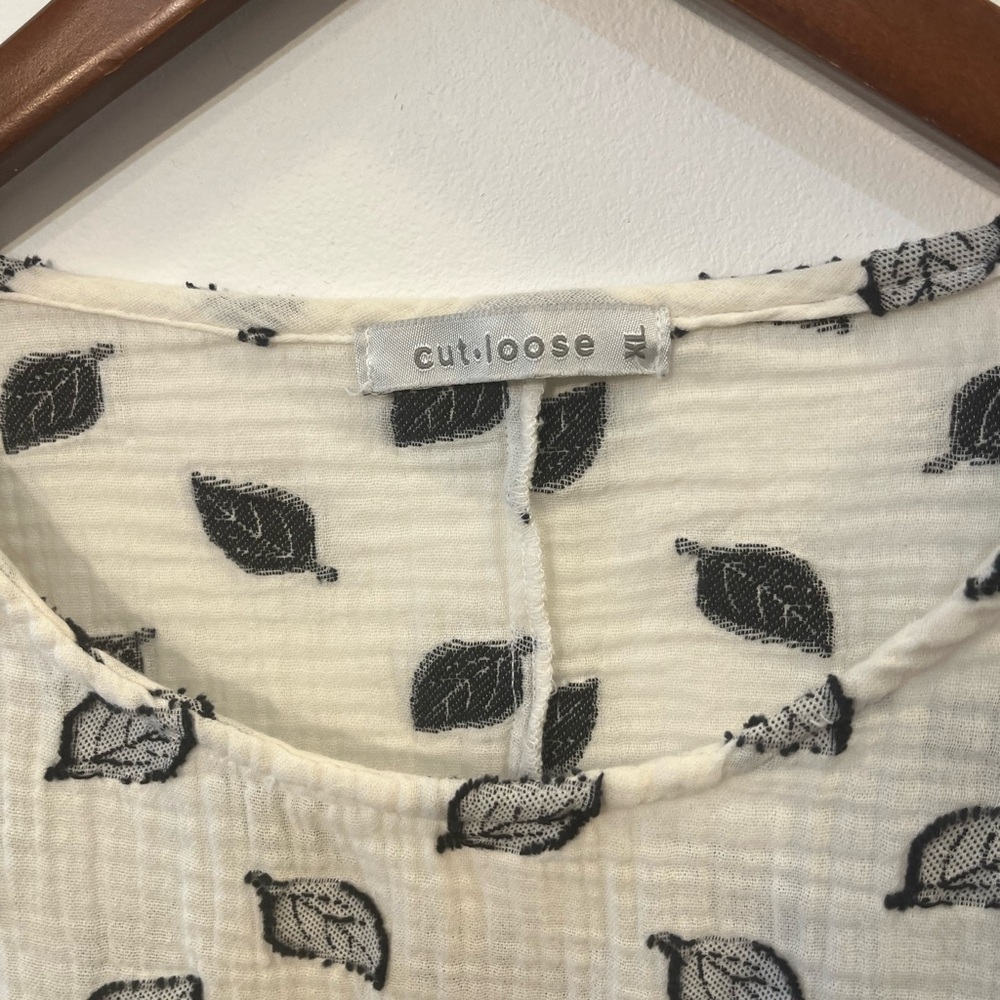Cut loose gauzy cotton leaf print blouse black white 3/4 sleeve relaxed fit XL - Picture 4 of 6